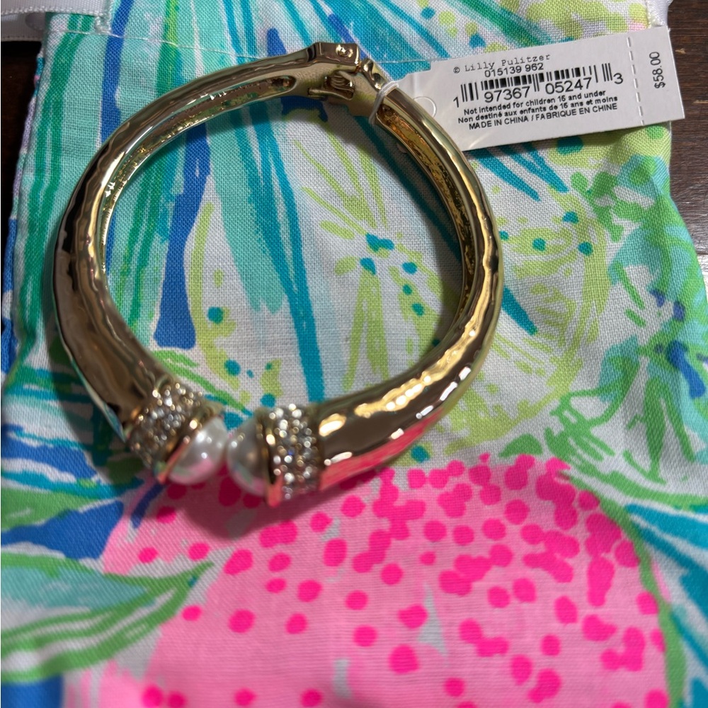 Lilly - Picture 4 of 9